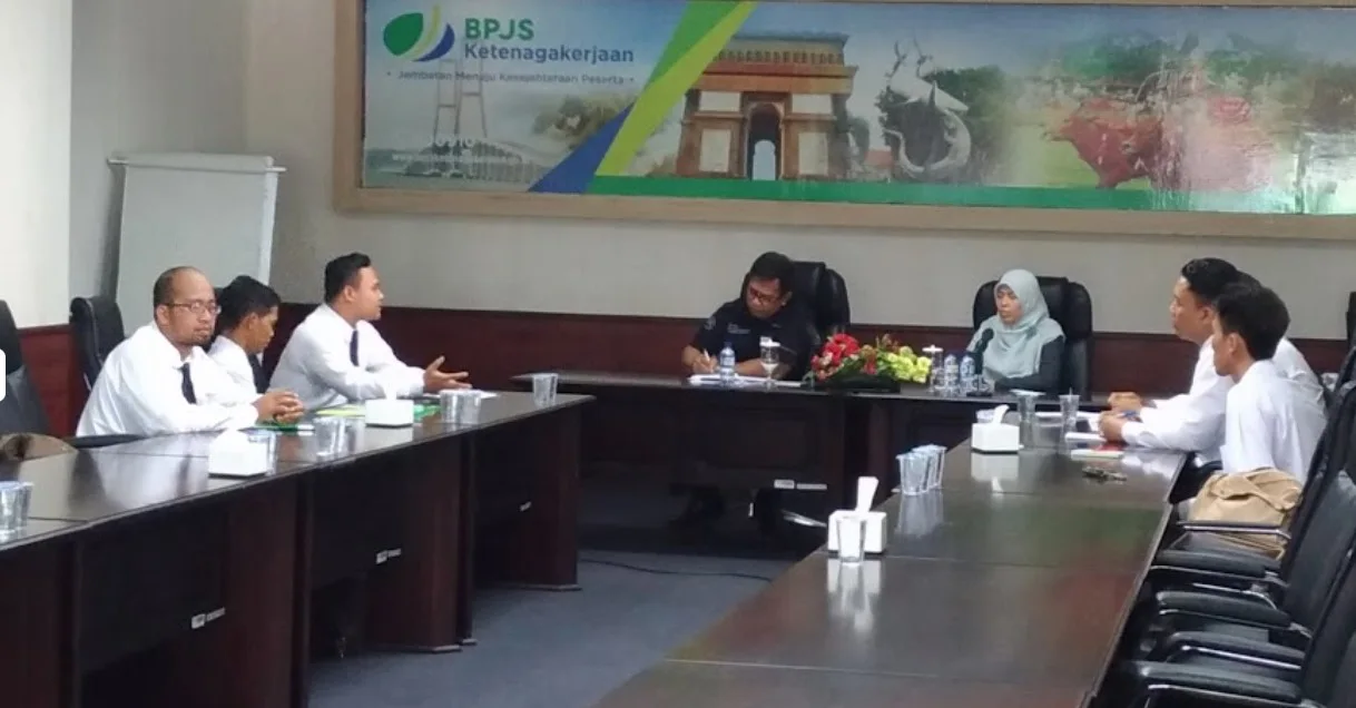 Ruang Rapat Kantor BPJamsostek Surabaya
